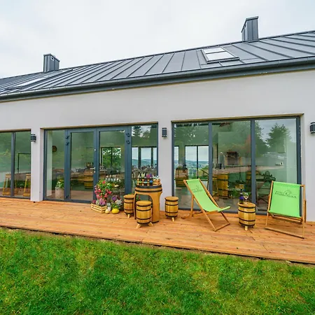 W Winiarni Dabrowka Szczepanowska